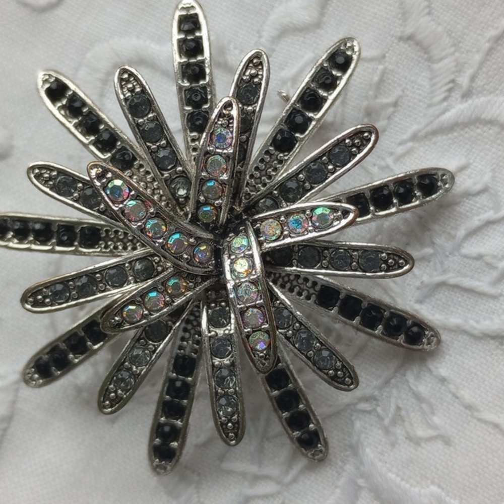 Vintage Flower Starburst atomic cosmo AB Rhinestone Brooch Silver Tone